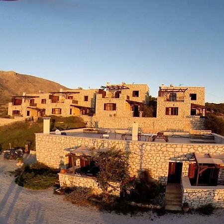 Ville Du Soleil - Exclusive Homes With Rustic Charm And Sensational Views Of The Mediterranean Sea Makrýgialos Eksteriør billede