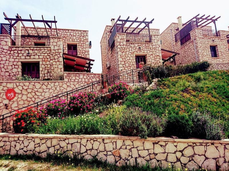 Ville Du Soleil - Exclusive Homes With Rustic Charm And Sensational Views Of The Mediterranean Sea Makrýgialos Eksteriør billede