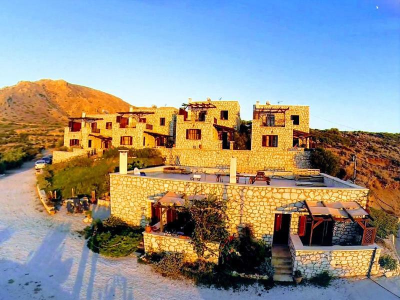 Ville Du Soleil - Exclusive Homes With Rustic Charm And Sensational Views Of The Mediterranean Sea Makrýgialos Eksteriør billede