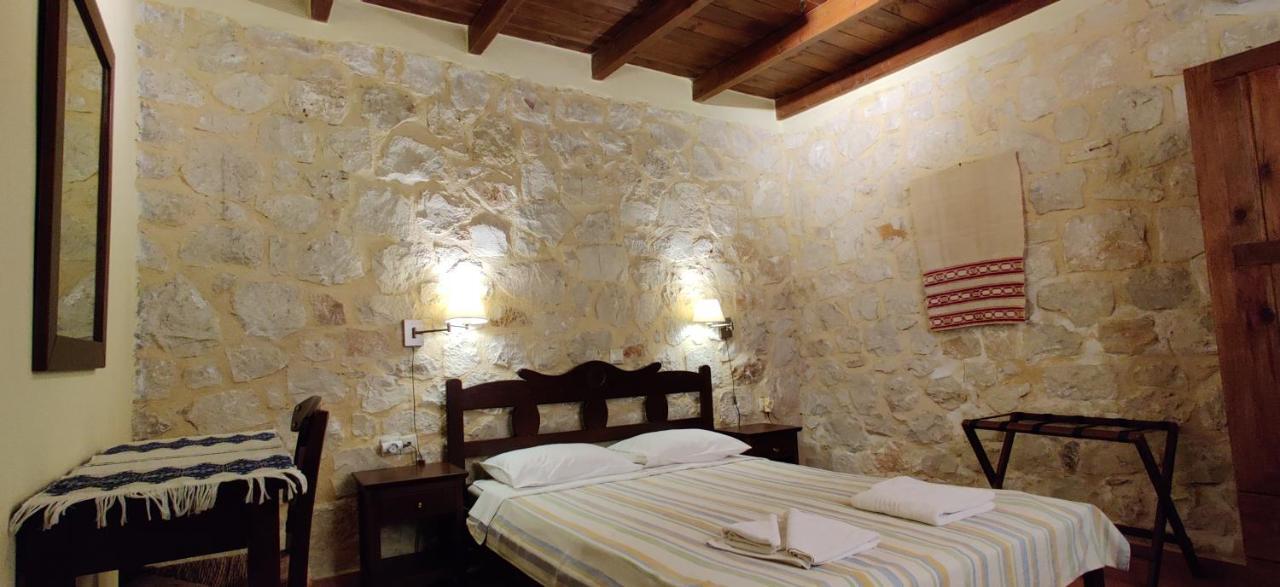 Ville Du Soleil - Exclusive Homes With Rustic Charm And Sensational Views Of The Mediterranean Sea Makrýgialos Eksteriør billede