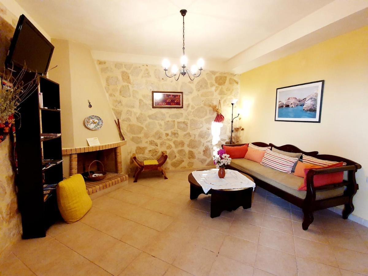 Ville Du Soleil - Exclusive Homes With Rustic Charm And Sensational Views Of The Mediterranean Sea Makrýgialos Eksteriør billede