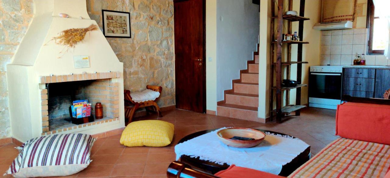 Ville Du Soleil - Exclusive Homes With Rustic Charm And Sensational Views Of The Mediterranean Sea Makrýgialos Eksteriør billede