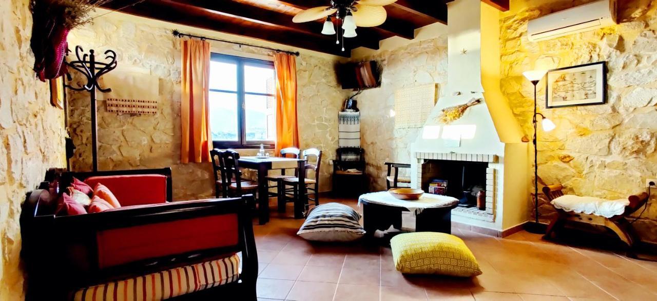 Ville Du Soleil - Exclusive Homes With Rustic Charm And Sensational Views Of The Mediterranean Sea Makrýgialos Eksteriør billede
